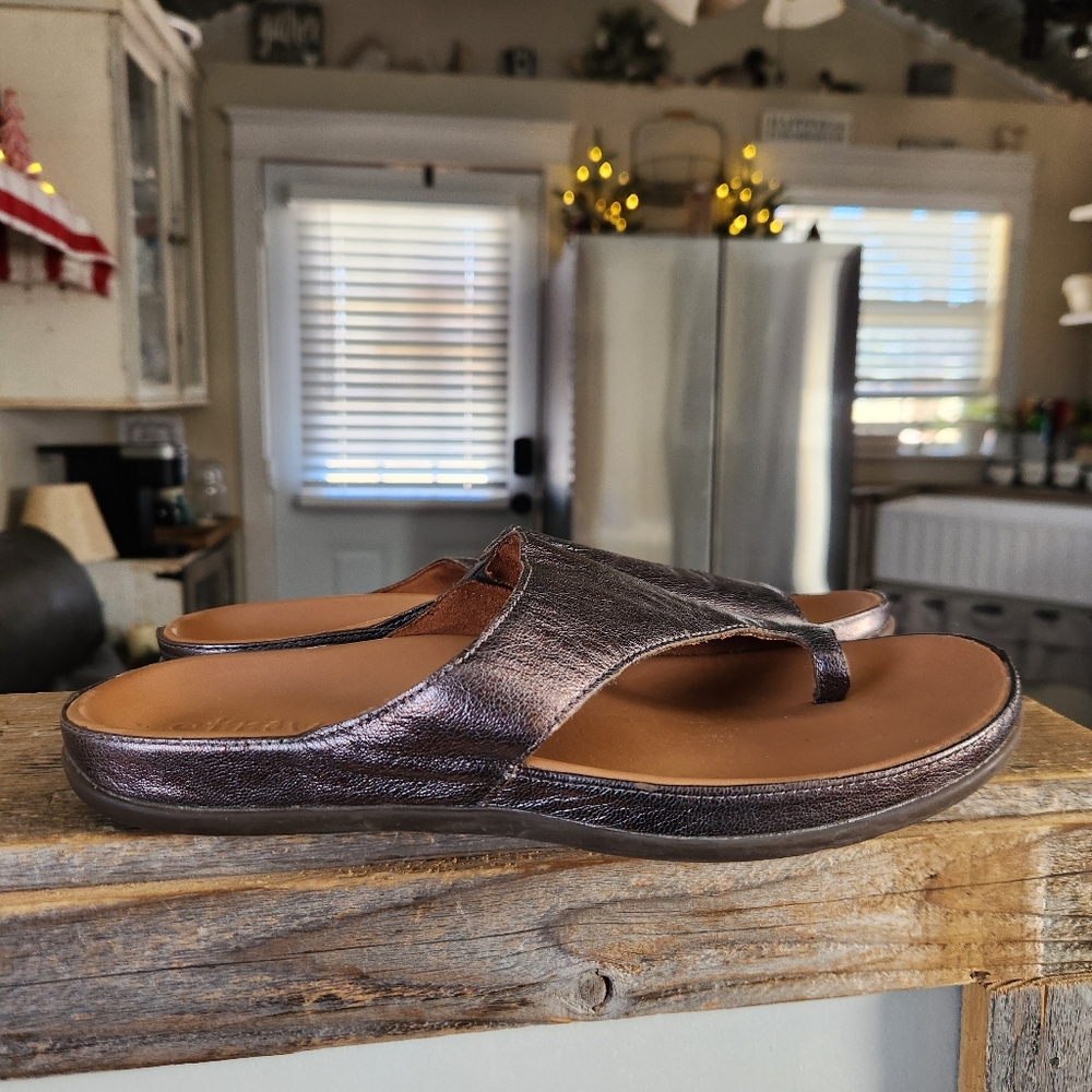Strive Capri  Orthotic Sandal with Arch Support  US 10.5-11 Bronze Metallic
